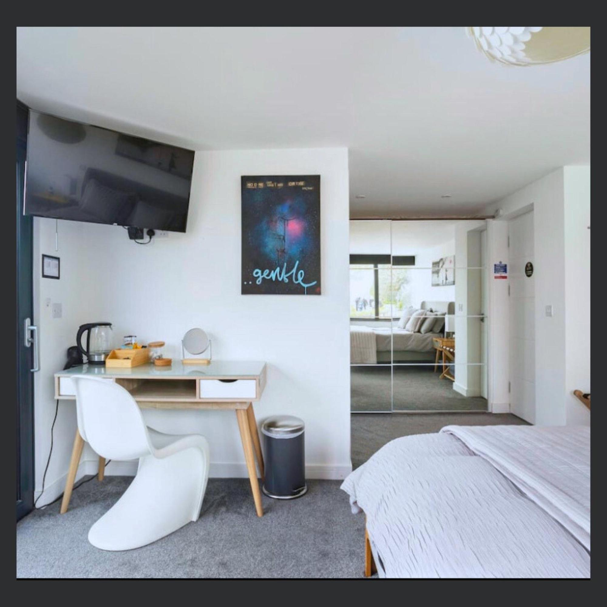Uno St Ives - Luxury Serviced Accommodation 객실 사진