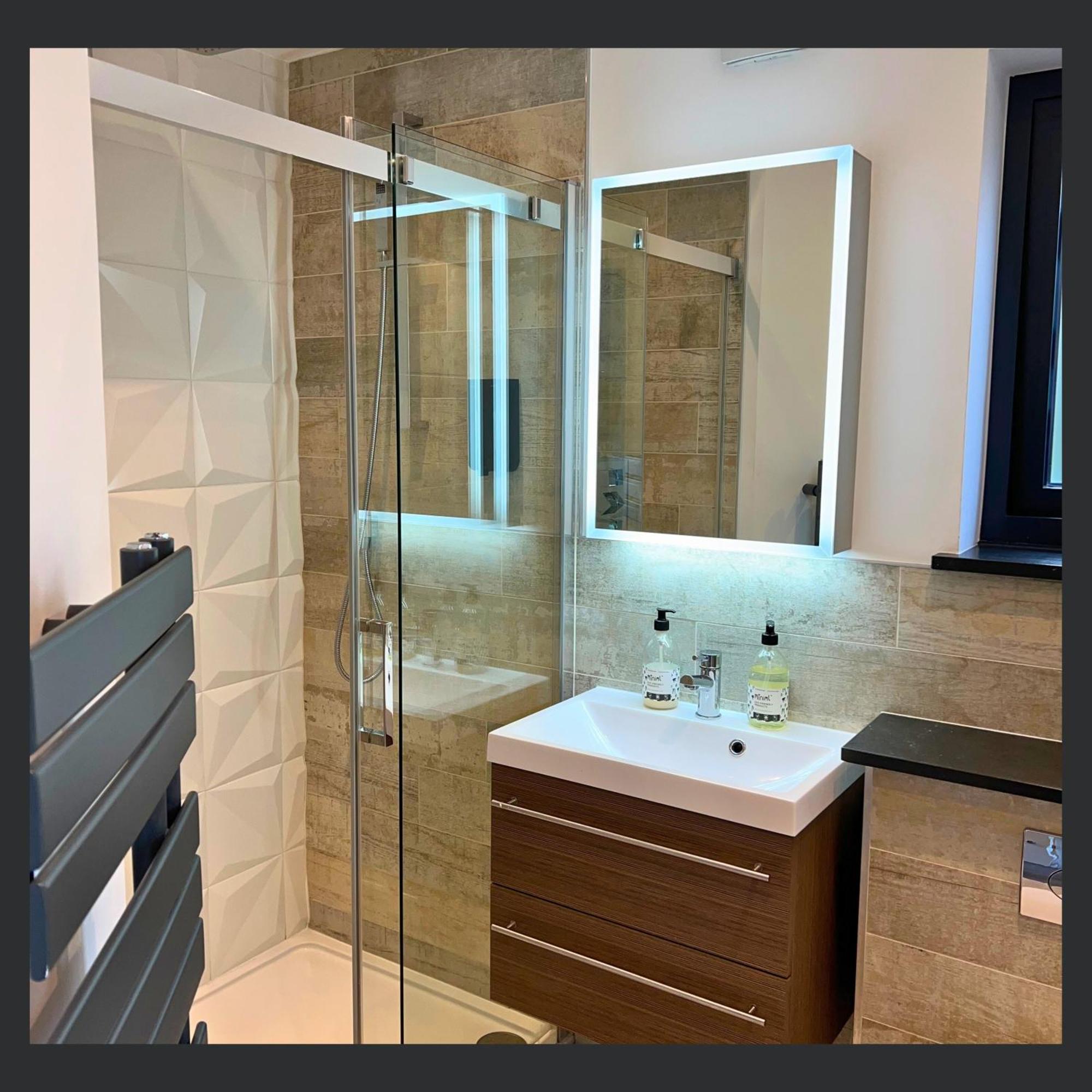 Uno St Ives - Luxury Serviced Accommodation 객실 사진